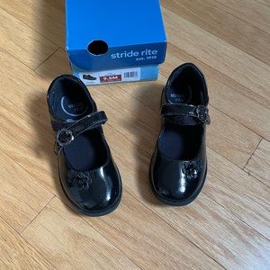 Stride Rite black Patent leather girls Holly shoe. Great condition. Size 9.5.